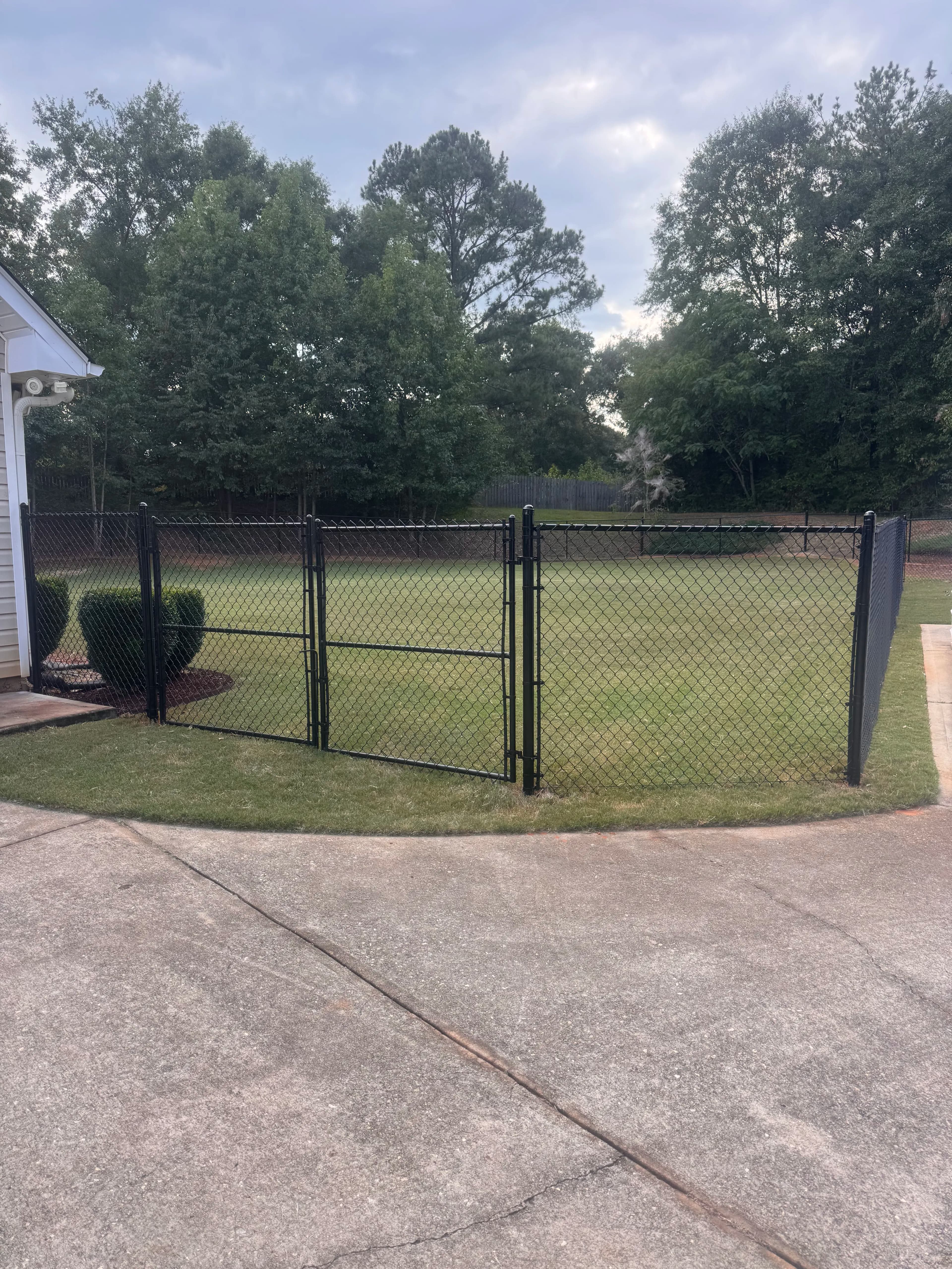 Project 5-Foot Black Vinyl-Coated Chain Link Fence That Delivers image